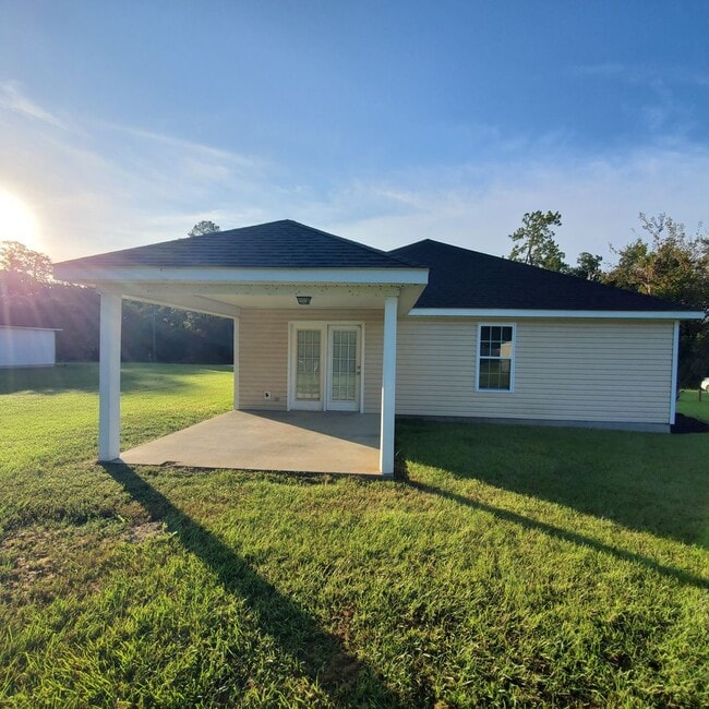 Building Photo - Charming Single-Story Haven: Your Ideal Rental Home in Valdosta, Georgia