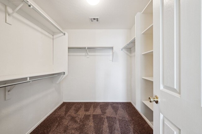 Building Photo - 2711 W Jasper Butte Dr