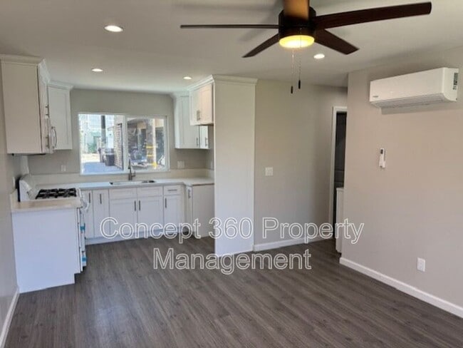 Building Photo - 2520 E Anaheim St