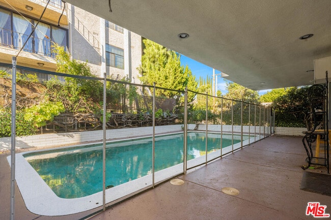 Building Photo - 8704 Gregory Wy