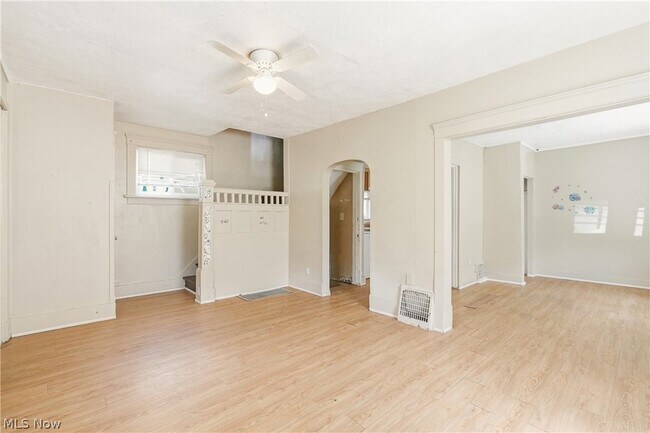 Building Photo - 285 Sumner Ct