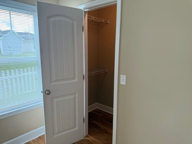 Building Photo - Home is located in Avendale-Rocky Point address but Topsail School District