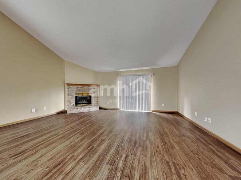 Building Photo - 1052 Windsor Crossing