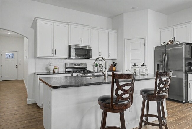 Building Photo - 2040 Periwinkle Pl