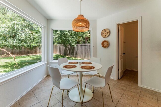 Building Photo - 8112 Siringo Pass