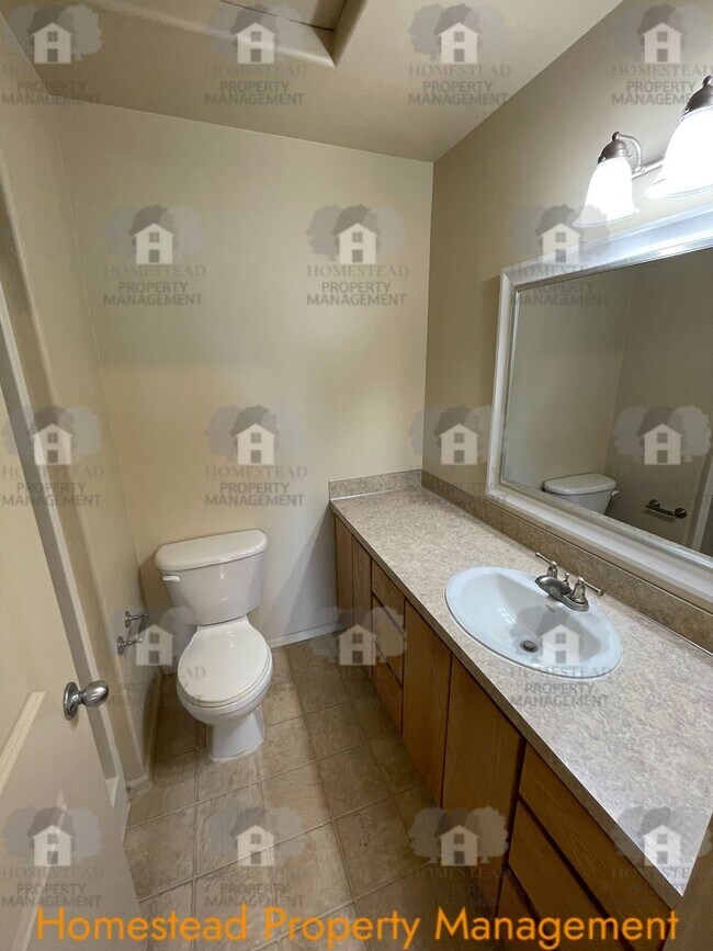 Building Photo - 232