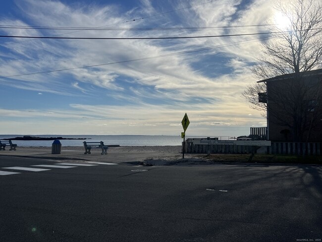 Building Photo - 140 Beach Ave