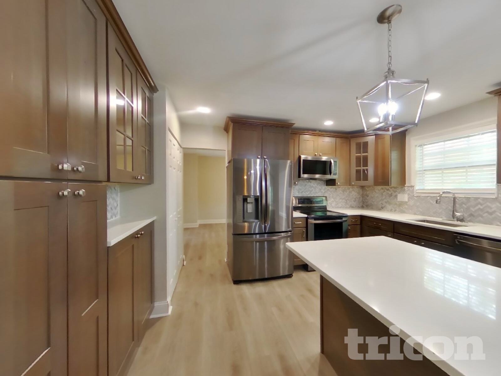 Building Photo - 586 Saratoga Rd