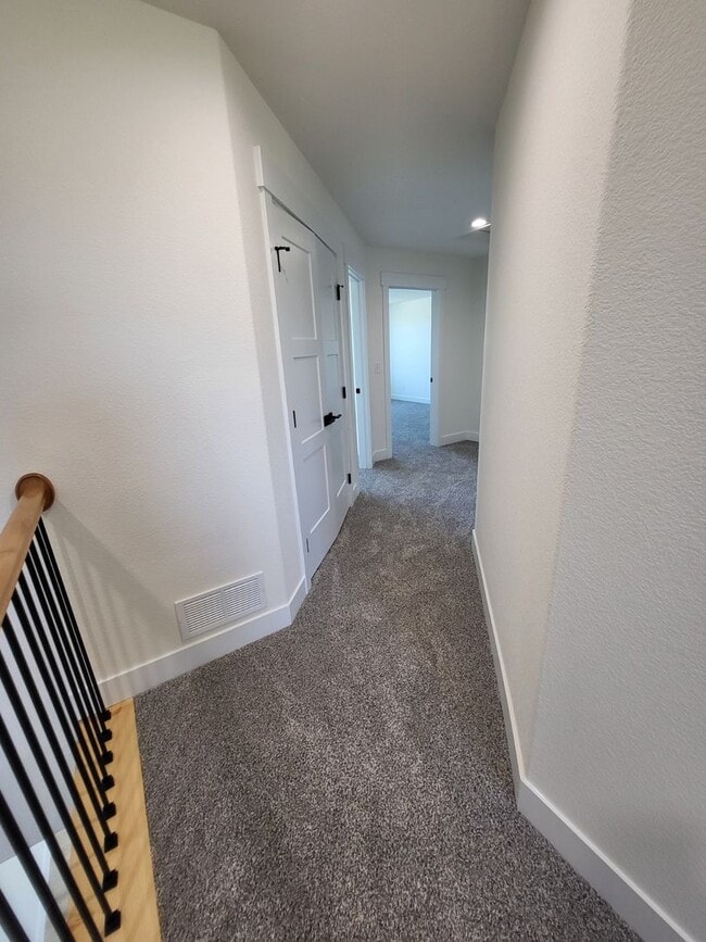 Building Photo - Beautiful Newly Built 3 Bedroom 2.5 Bath Townhome In Sweetgrass!!!!!