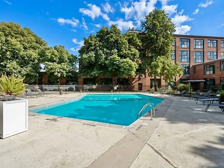 Building Photo - 150 Rumford Ave