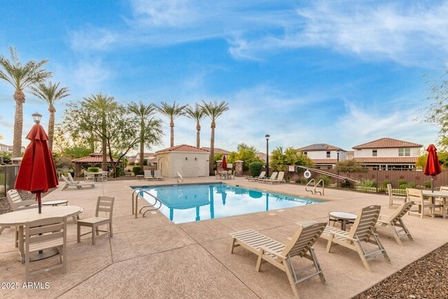 Building Photo - 836 E Constance Wy