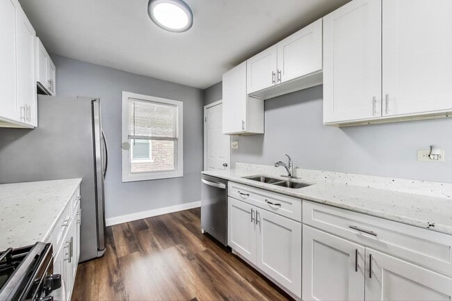 Building Photo - 4118 Prairie Ave