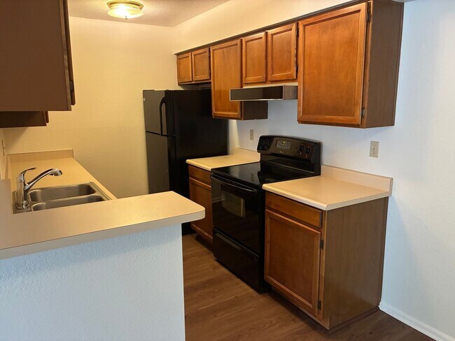 Building Photo - **COMFY 2 BEDROOM/2 FULL BATHROOM CONDO IN PHOENIX (48TH STREET & ELLIOT)**