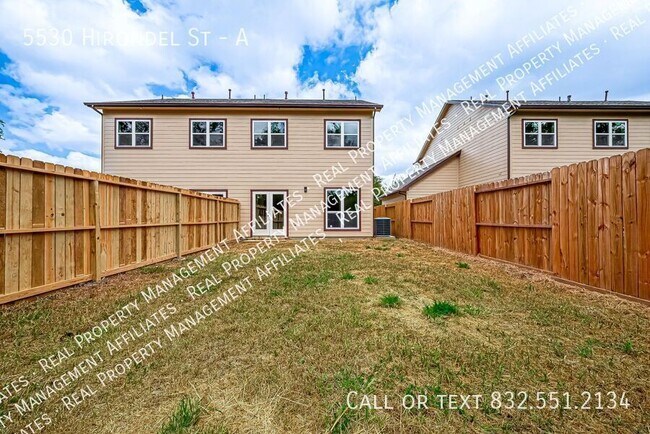 Building Photo - 5530 Hirondel
