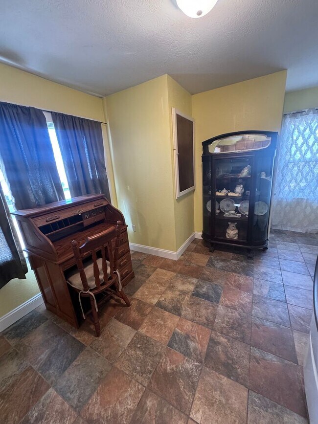 Building Photo - Furnished 3 Bedroom Home in Waynesville, MO! - Short Term Availability