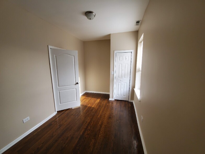 Building Photo - 7014 S Sangamon St