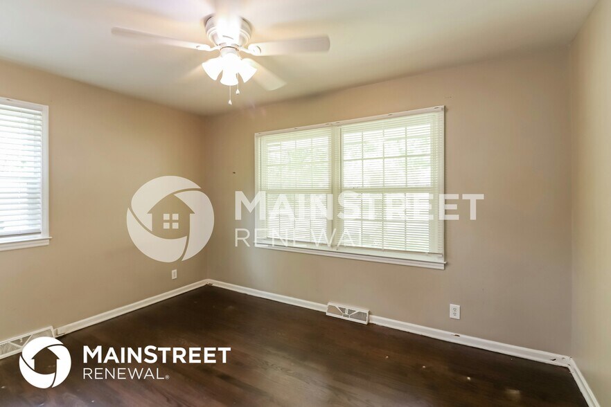 Building Photo - 7200 Willow Ave