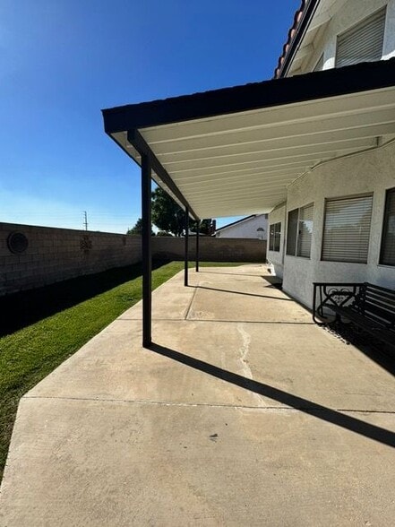 Building Photo - 5139 Independence Ct