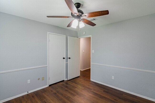 Building Photo - 6 Basal Briar Ct