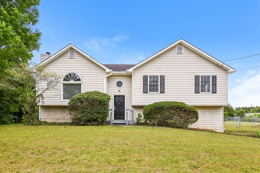 Primary Photo - 28 Sweetwater Dr