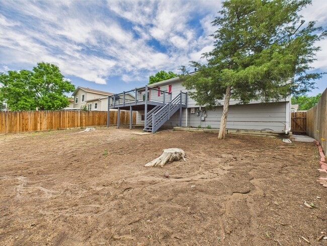 Building Photo - 1018 Rancher Dr