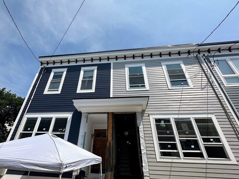 Building Photo - 10 Colebrook St