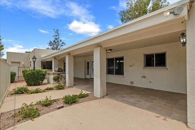 Building Photo - 5209 E Via Buena Vista