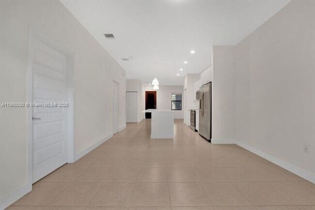 Building Photo - 8175 NW 104th Ave