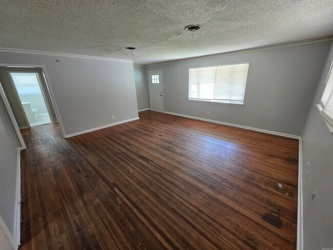 Primary Photo - 3805 Mellene Dr