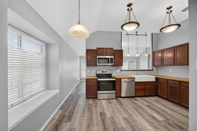 Building Photo - 6318 Brookcrest Dr