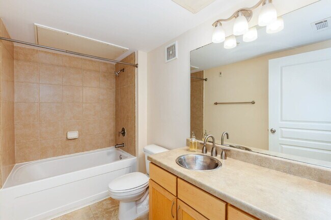 Building Photo - 2 Bedroom, 2 Bath Apartment in Birmingham