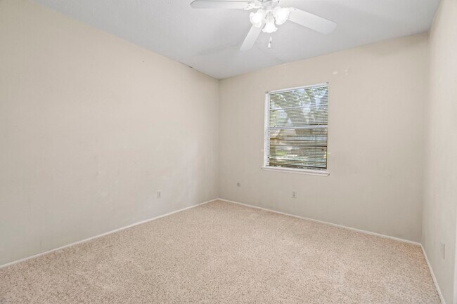 Building Photo - 2126 Turtle Creek Dr
