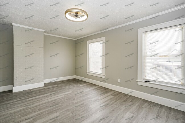 Building Photo - 156 S Eureka Ave