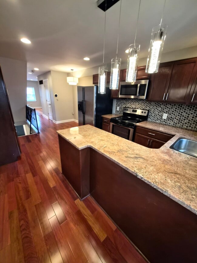 Building Photo - 501 E Fort Ave