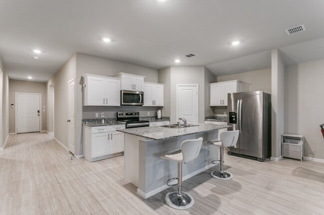 Building Photo - Stylish 4-Bedroom Home in Justin