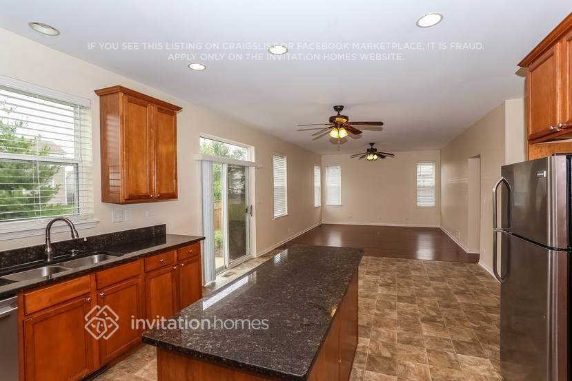 Building Photo - 3031 Chalkstone Ave