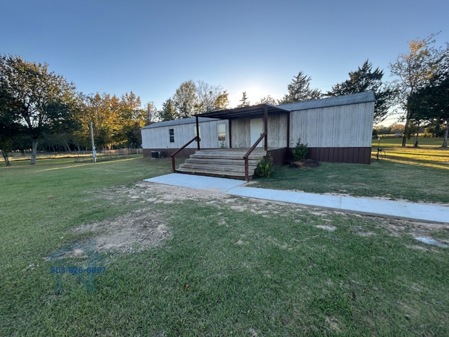 Building Photo - 358 County Rd