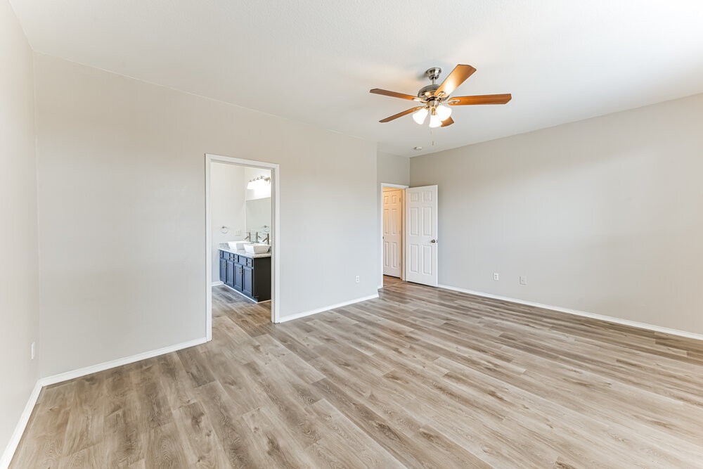 Building Photo - 5621 Starwood Ct