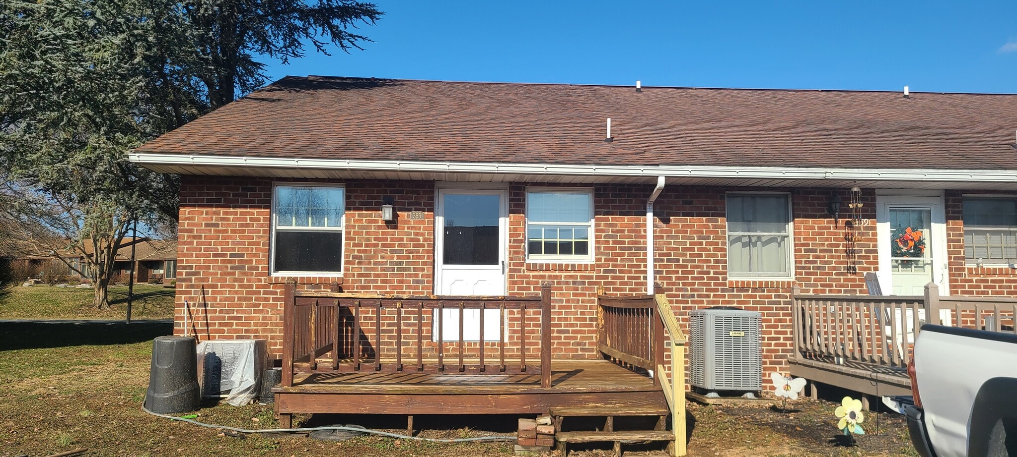 Building Photo - 355 Stonegate Ct