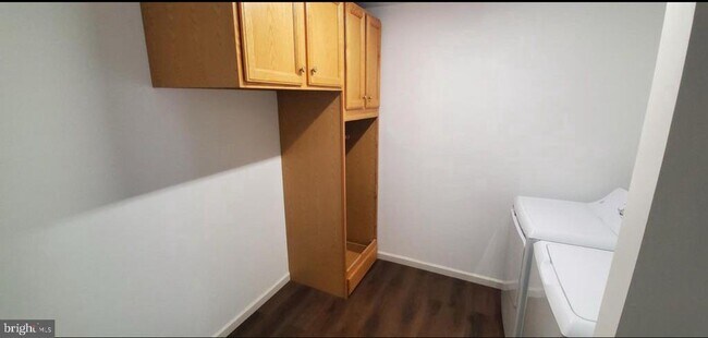 Building Photo - 7921 Windsor Knoll Ln