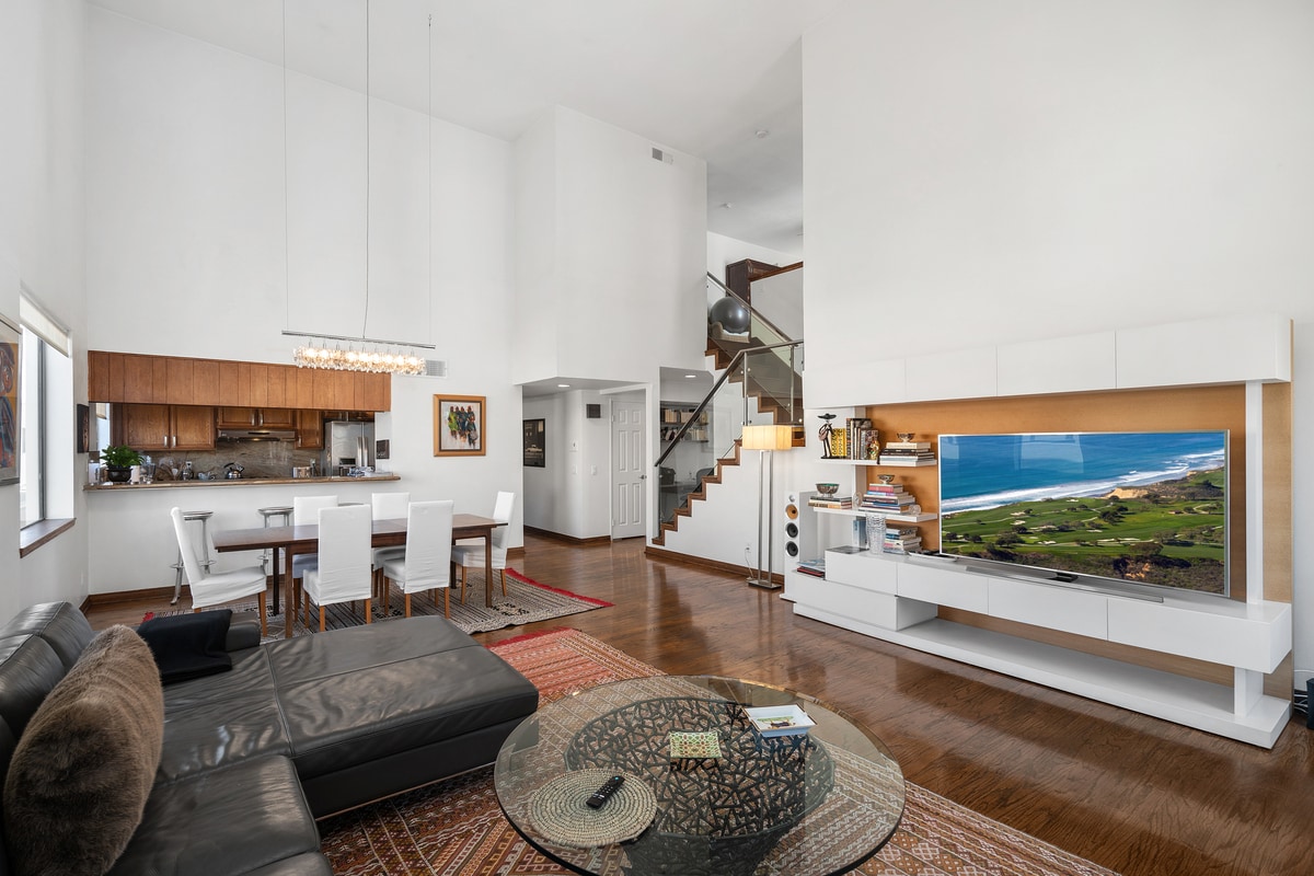 Living Dining Room - 432 S Hamel Rd