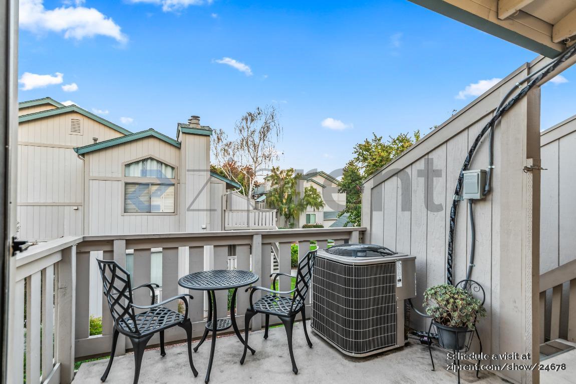 Building Photo - 374 Coyote Creek Cir