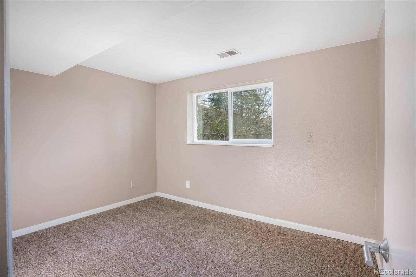 Building Photo - 7373 E Fremont Dr