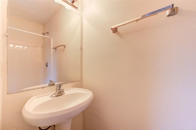 Building Photo - 14823 Atterbury Dr