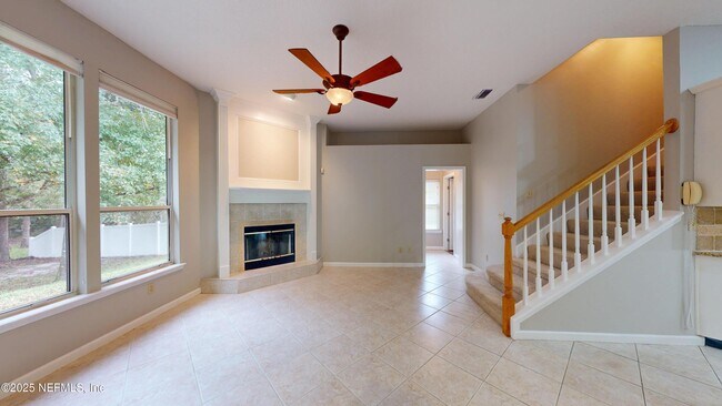 Building Photo - 11861 Lake Fern Dr