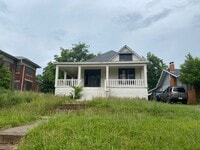 Building Photo - Three bedroom two bath house ready for a n...