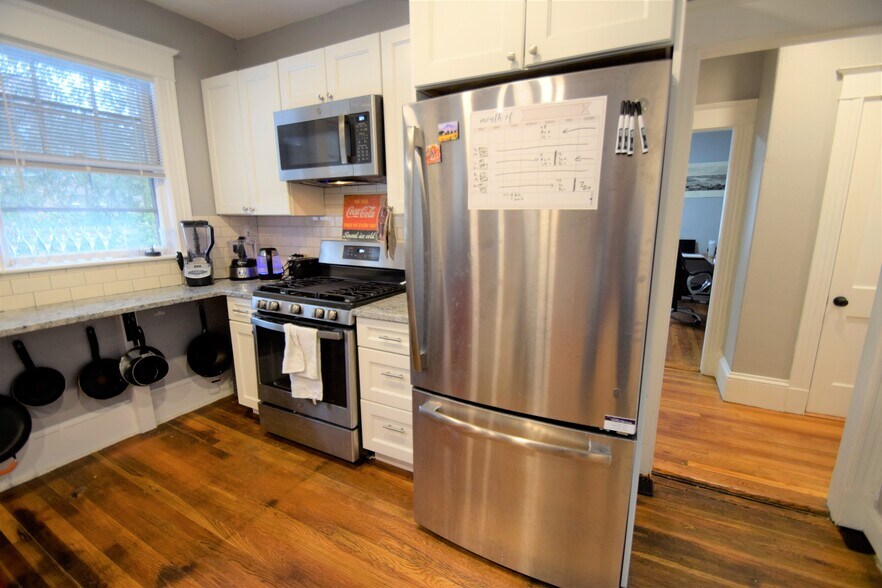 Building Photo - 235 Chestnut Hill Ave