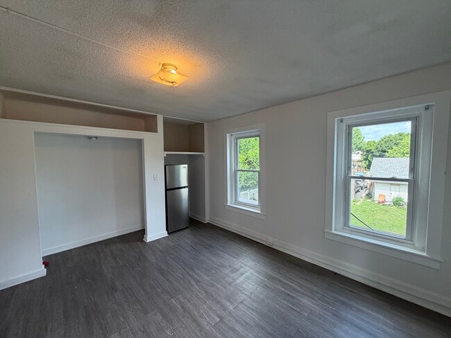Building Photo - 639 Haws Ave