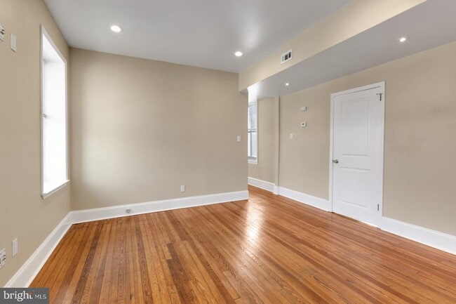 Building Photo - 4623 Sansom St