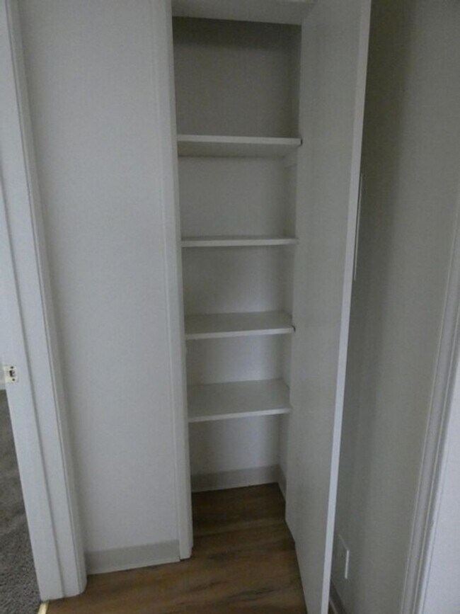 Building Photo - Light and Bright Upstairs One Bedroom Apar...